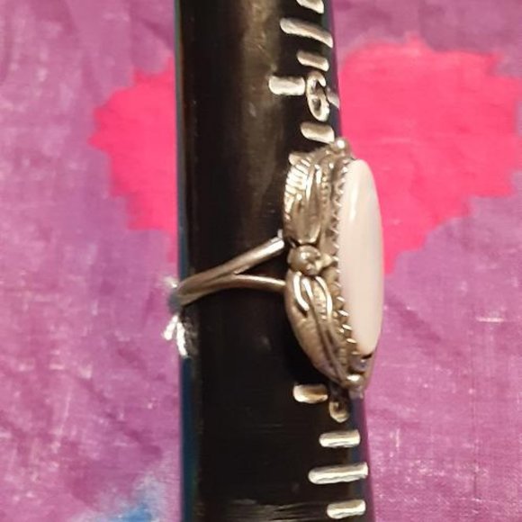 Mother of Pearl Ring Signed JE 106 - Picture 2 of 5
